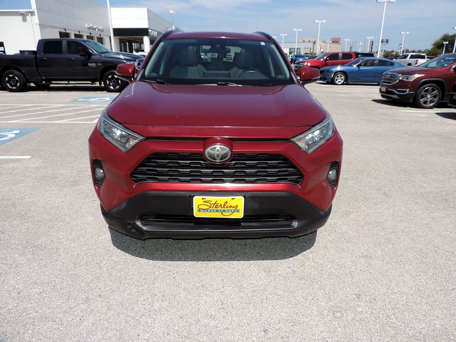 Used 2019 Toyota RAV4 XLE Premium FWD image 2