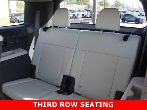 Used 2025 Hyundai Santa Fe Limited image 31