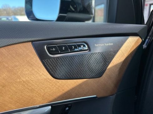 Certified 2024 Volvo XC90 T8 Plus w/ Protection Package Premier image 33