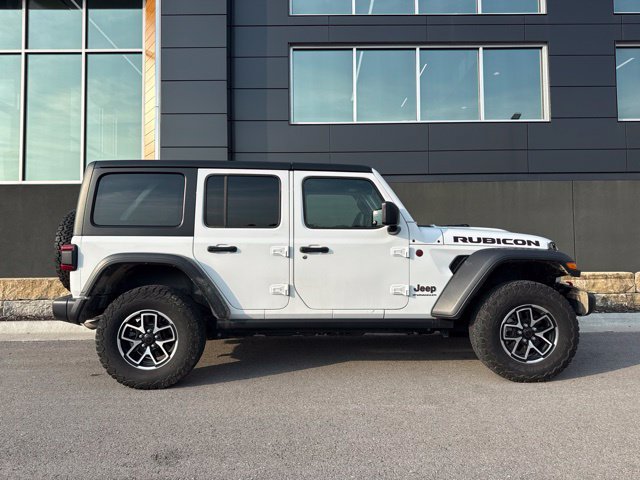 Used 2024 Jeep Wrangler Unlimited Rubicon AWD/4WD image 2