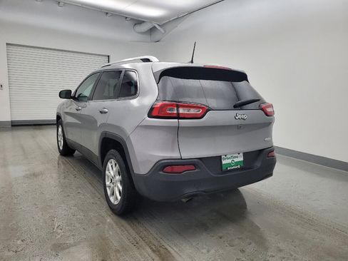 Used 2017 Jeep Cherokee Latitude FWD image 5