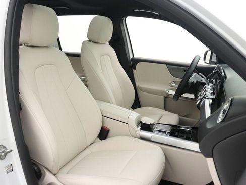 Certified 2022 Mercedes-Benz GLB 250 image 31