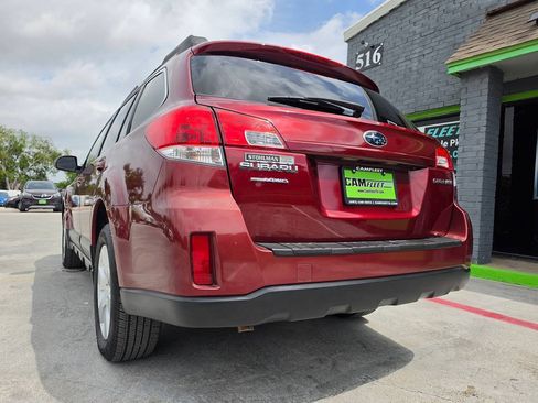 Used 2011 Subaru Outback 2.5i Premium AWD/4WD image 9