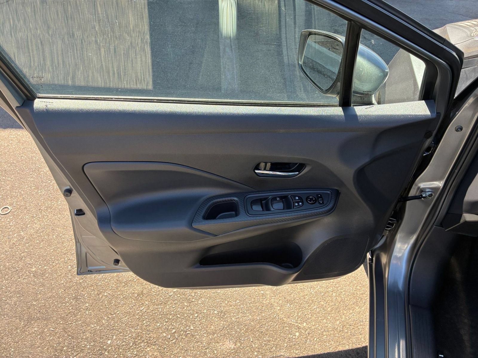 Used 2025 Nissan Versa SV FWD image 18