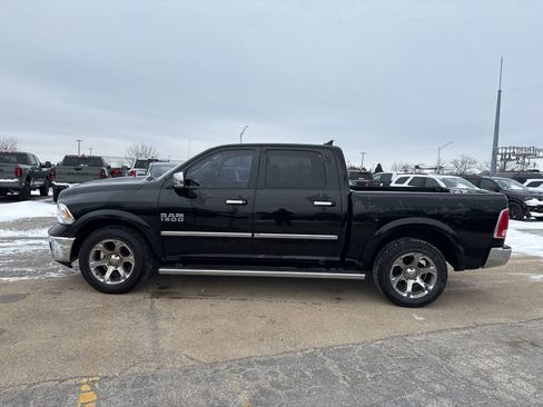 Used 2014 RAM 1500 Laramie w/ Convenience Group image 9