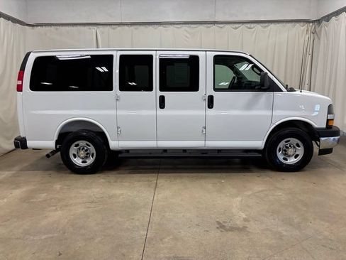 Used 2025 Chevrolet Express 2500 LT w/ LT Preferred Equipment Group RWD image 2