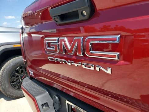 New 2026 GMC Canyon AT4 AWD/4WD image 7