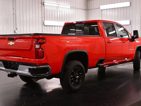 Used 2022 Chevrolet Silverado 2500 LT w/ Convenience Package AWD/4WD image 7