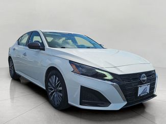 Used 2025 Nissan Altima 2.5 SV FWD video 1