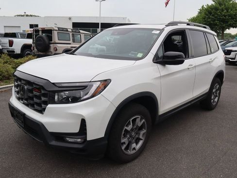Used 2023 Honda Passport TrailSport image 7