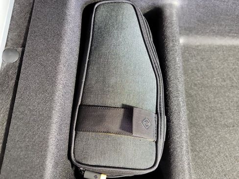 Used 2024 Rivian R1S Adventure AWD/4WD image 34