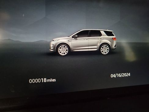 Used 2024 Land Rover Discovery Sport Dynamic SE image 18