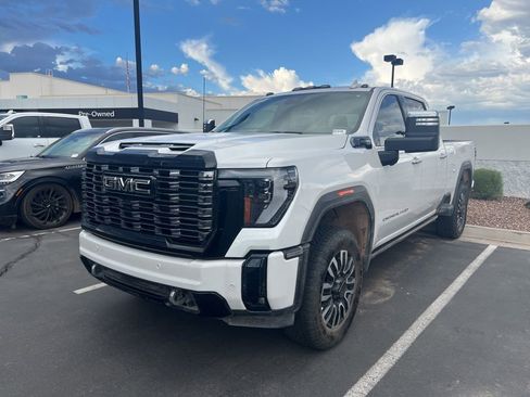 Used 2025 GMC Sierra 2500 Denali Ultimate image 1