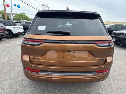 New 2026 Jeep Grand Cherokee Summit AWD/4WD image 4