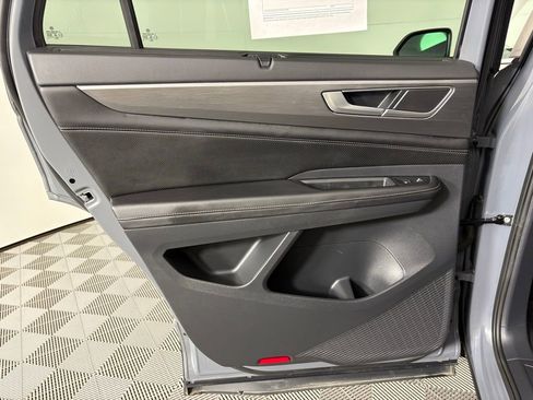 Used 2024 Volkswagen Atlas Cross Sport SE image 42