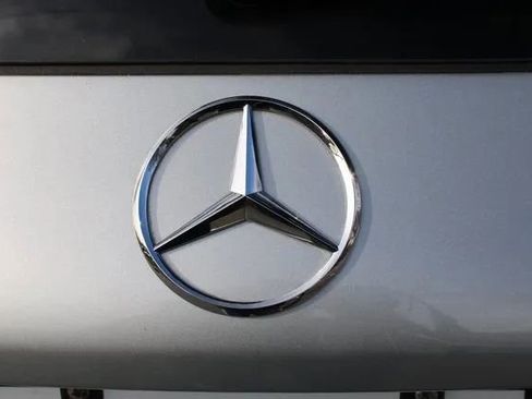 Used 2021 Mercedes-Benz GLC 300 4MATIC image 23