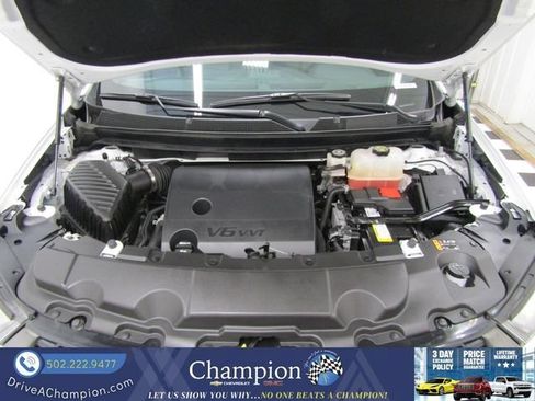 Used 2022 Chevrolet Traverse RS FWD image 47