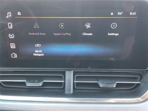 Certified 2024 Chevrolet Trax LT w/ Sunroof Package image 18