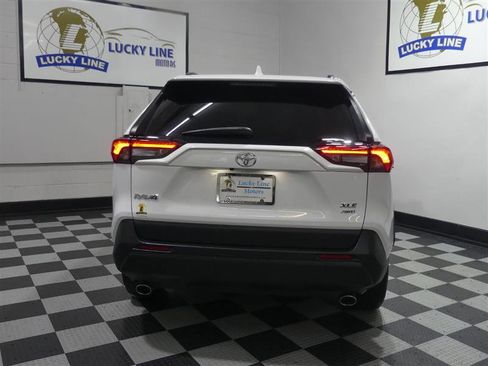 Used 2022 Toyota RAV4 XLE AWD/4WD image 8