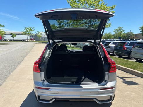Used 2025 Volvo XC60 B5 Plus AWD/4WD image 6