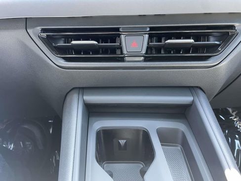 New 2026 Volkswagen Tiguan SE R-Line FWD image 28