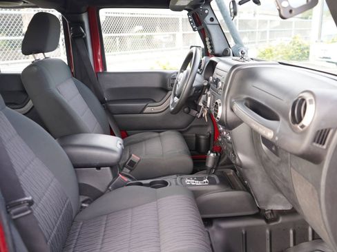 Used 2012 Jeep Wrangler Unlimited Sport image 17