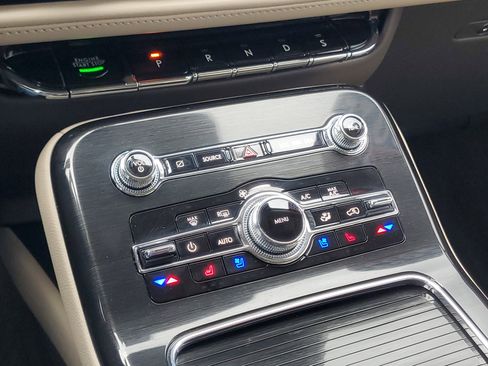 Certified 2022 Lincoln Nautilus Reserve w/ Equipment Group 201A image 18