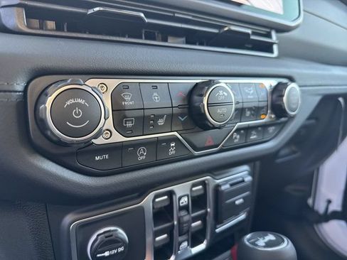 New 2026 Jeep Wrangler Unlimited Sahara AWD/4WD image 29