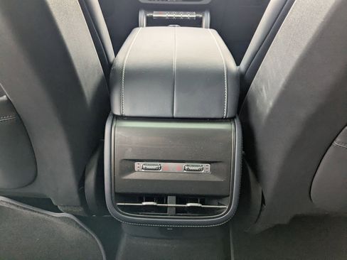 Used 2025 Lincoln Nautilus Reserve image 23