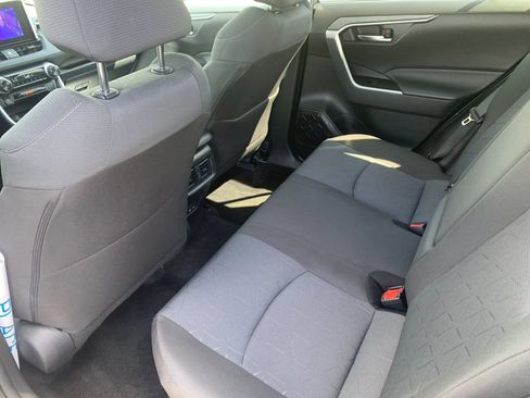 Used 2025 Toyota RAV4 XLE AWD/4WD image 14