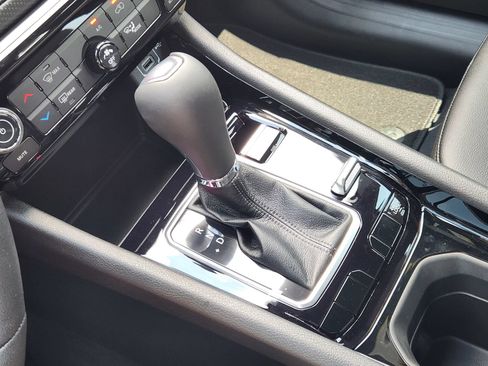 New 2026 Jeep Compass Latitude AWD/4WD image 19