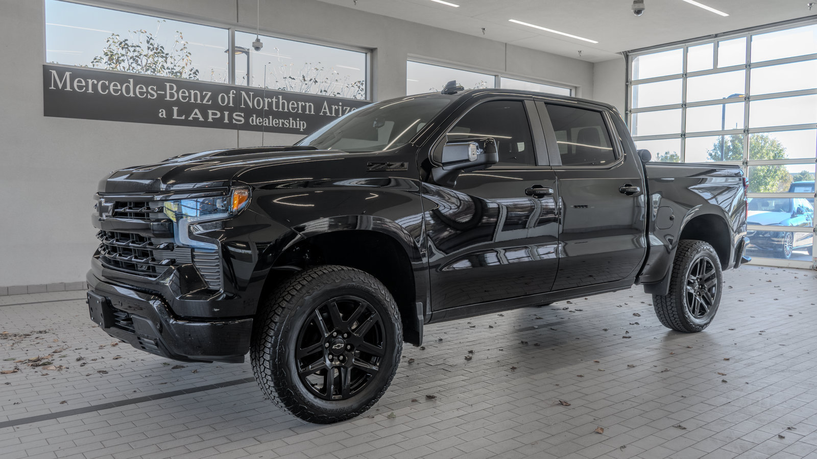 Used 2026 Chevrolet Silverado 1500 LT Trail Boss w/ LT Trail Boss Premium Package AWD/4WD image 3