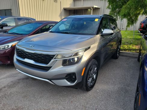 Used 2021 Kia Seltos S FWD image 3
