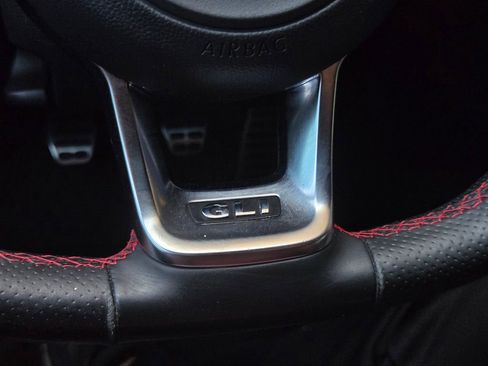 Used 2015 Volkswagen Jetta GLI SE FWD image 24