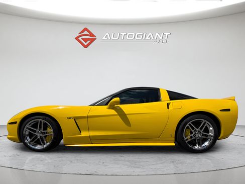 Used 2007 Chevrolet Corvette Coupe w/ Preferred Equipment Group RWD image 6