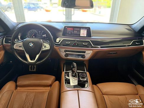Used 2019 BMW 740i w/ Executive Package RWD image 18