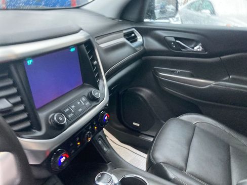 Used 2017 GMC Acadia SLT image 16