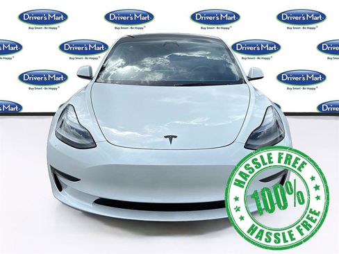 Used 2023 Tesla Model 3 Standard Range image 2