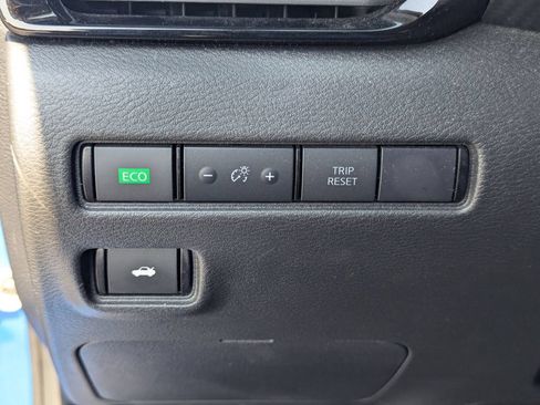Used 2024 Nissan Sentra SV FWD image 25