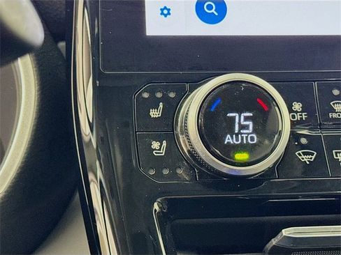 Used 2023 Toyota Highlander Limited image 35