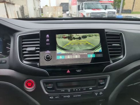 Used 2025 Honda Passport TrailSport image 25