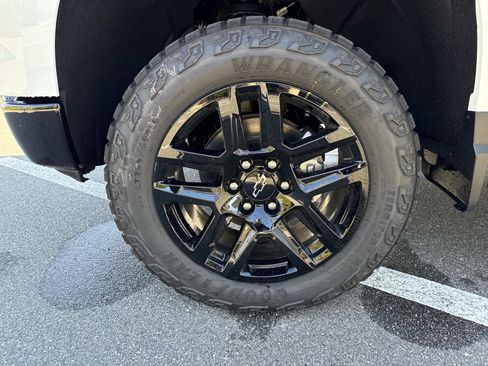 New 2026 Chevrolet Silverado 1500 Custom Trail Boss w/ Dark Appearance Package image 29