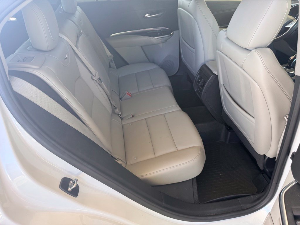 Used 2021 Cadillac XT4 Luxury w/ Cold Weather Package FWD image 16