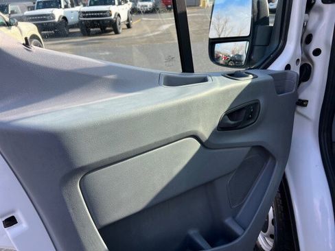 Used 2018 Ford Transit 250 148 Medium Roof image 10