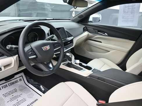 Used 2025 Cadillac CT4 Premium Luxury image 27