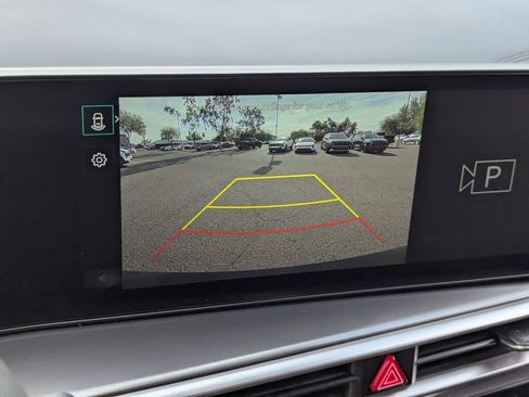 Certified 2025 Kia Sorento LX image 25