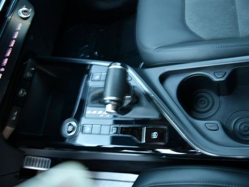 Used 2023 Kia Niro EX Touring image 24