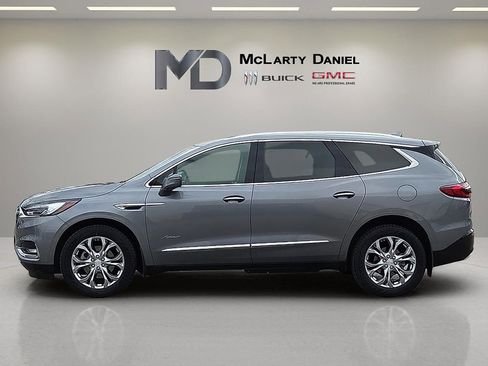 Used 2019 Buick Enclave Avenir w/ Avenir Technology Package image 3