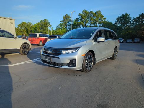 Certified 2025 Honda Odyssey Elite image 1