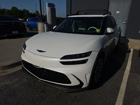 Used 2025 Genesis GV60 RWD image 5